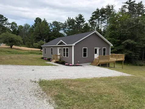 16 Dunham Lane Paris ME 04282