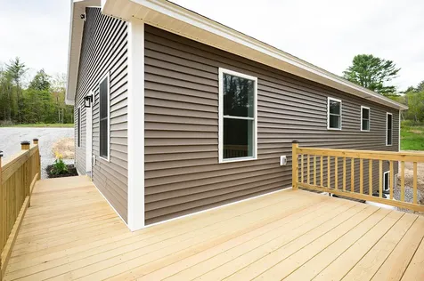 16 Dunham Lane Paris ME 04282