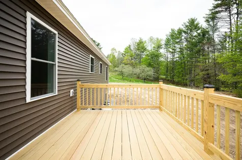 16 Dunham Lane Paris ME 04282