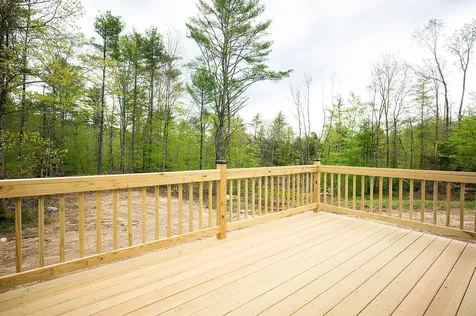 16 Dunham Lane Paris ME 04282