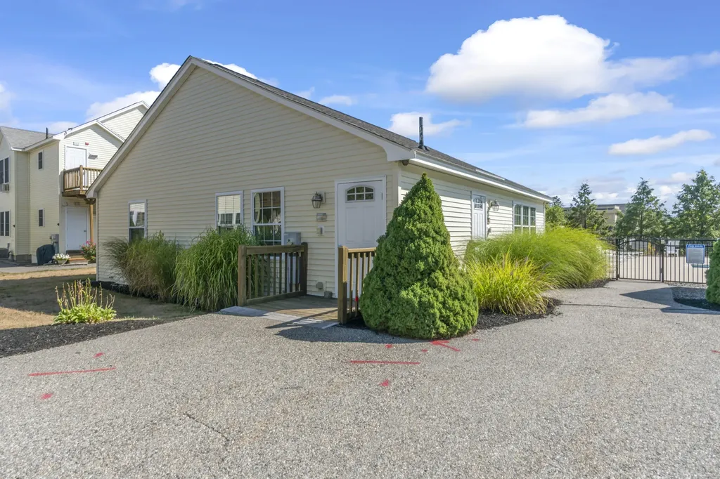 35 Barefoot Cottage Road Wells ME 04090
