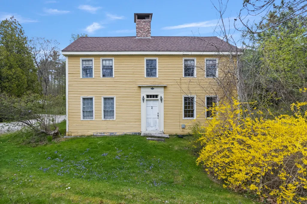 243 Falmouth Road Falmouth ME 04105
