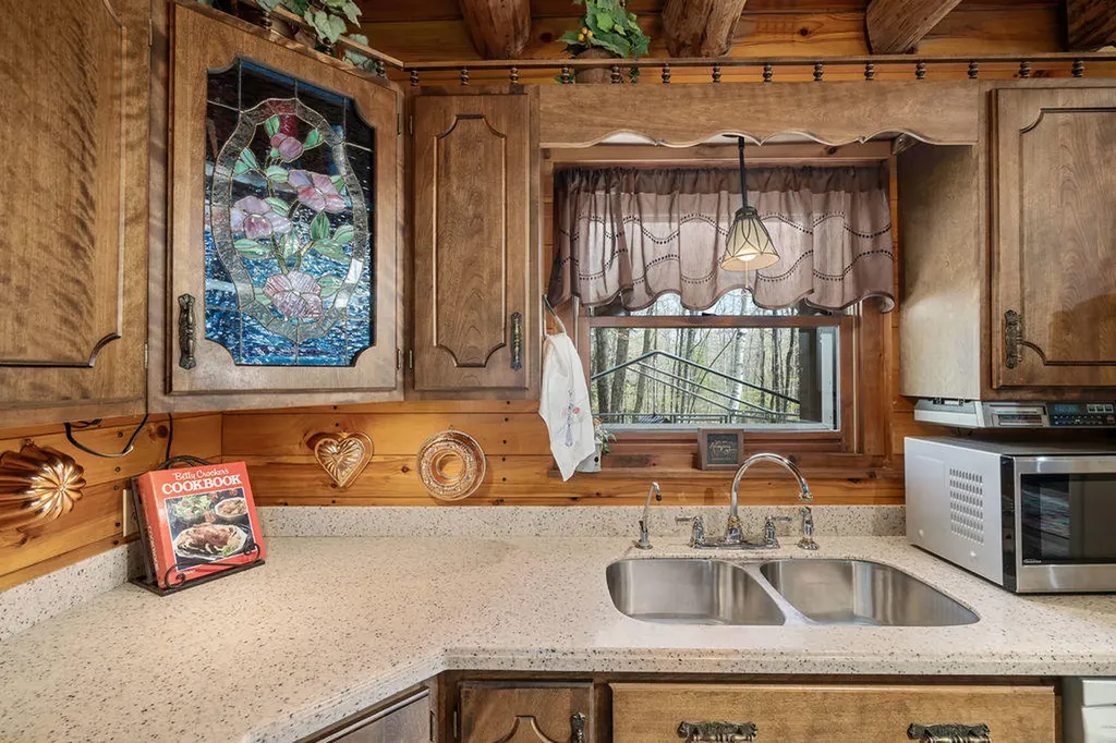 22 Birchwood Lane Poland ME 04274