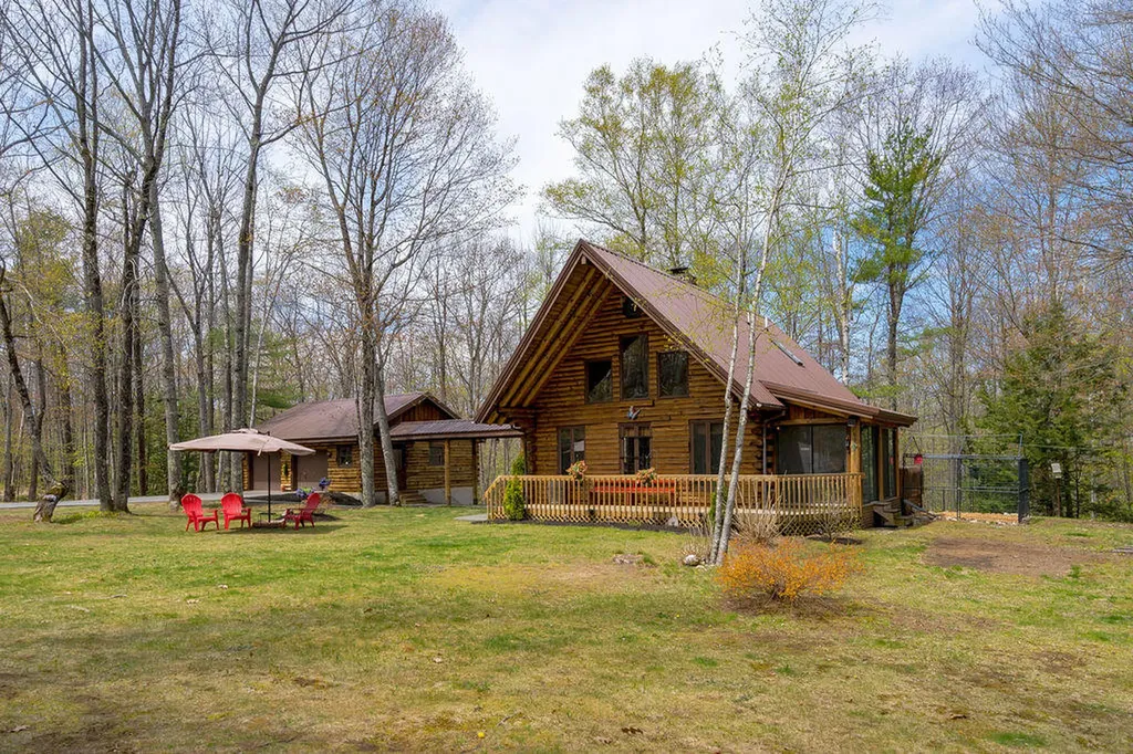 22 Birchwood Lane Poland ME 04274