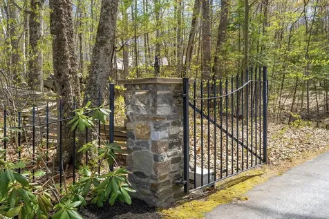 22 Birchwood Lane Poland ME 04274
