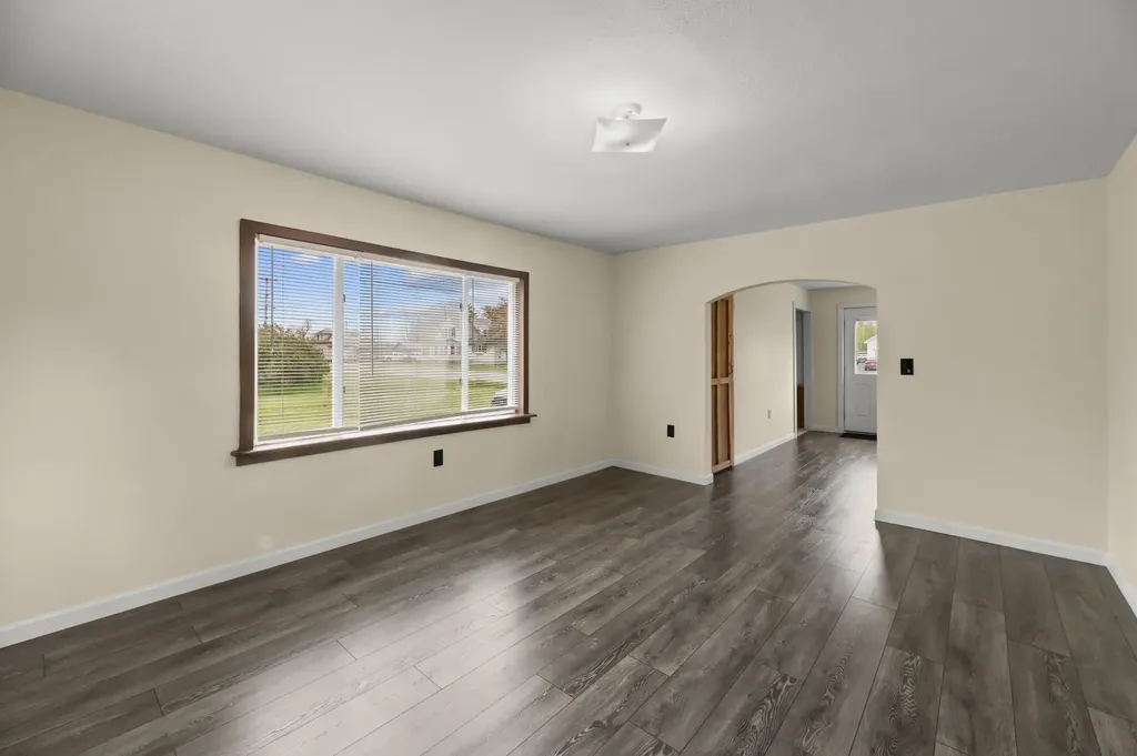 15 Lagrange Road Howland ME 04448