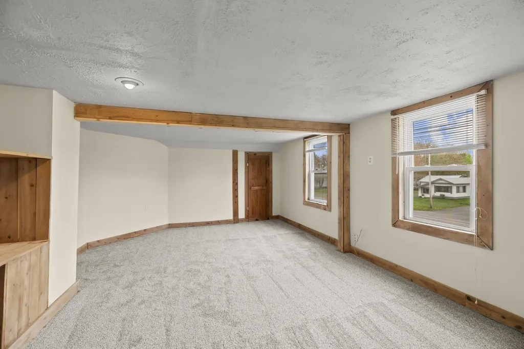 15 Lagrange Road Howland ME 04448
