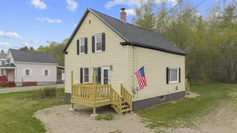 15 Lagrange Road Howland ME 04448