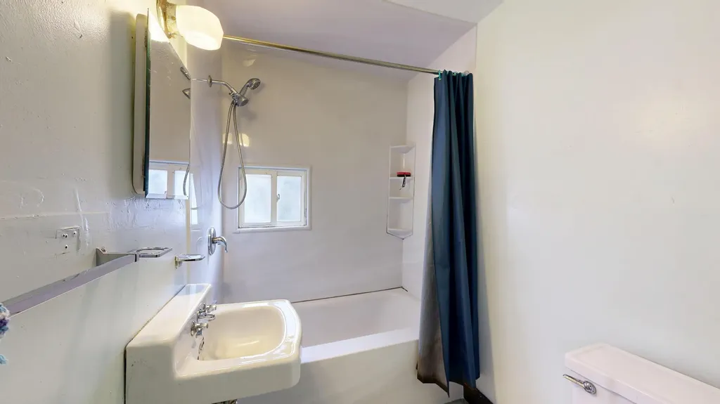8 Howe Street Lewiston ME 04240