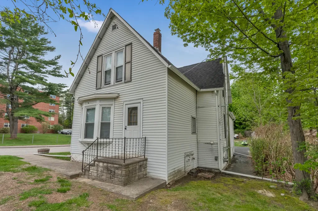 3 Harvard Street Auburn ME 04210