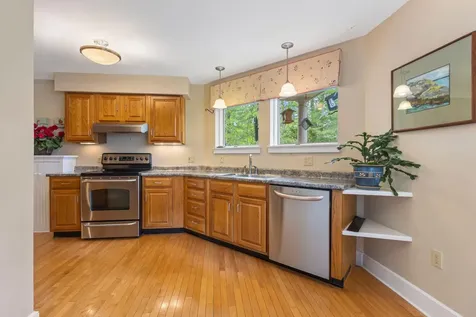 14 Wildwood Circle Portland ME 04103