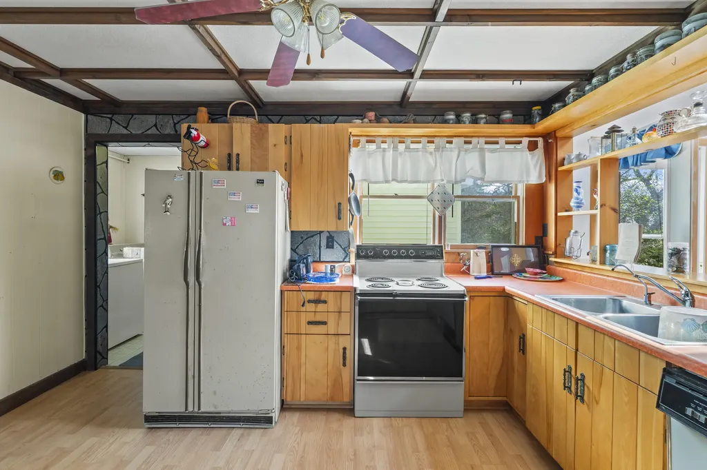 37 Spar Cove Road Phippsburg ME 04562