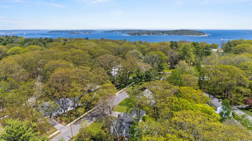 50 Oakhurst Road Cape Elizabeth ME 04107