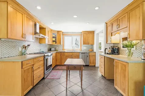 50 Oakhurst Road Cape Elizabeth ME 04107