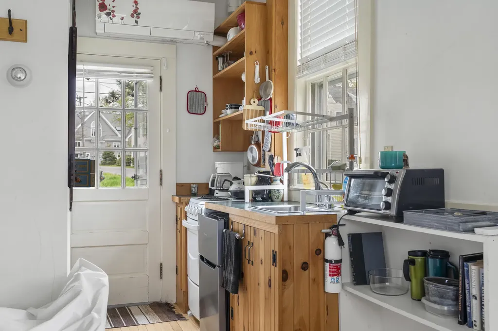 11 Water Street Damariscotta ME 04543