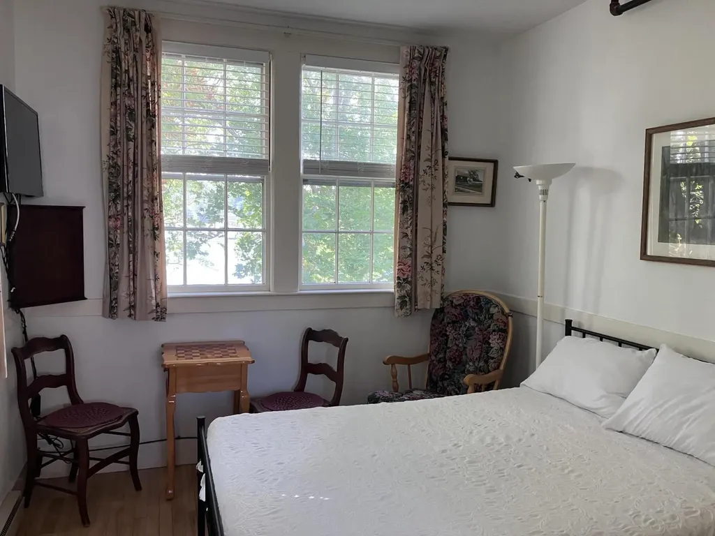 11 Water Street Damariscotta ME 04543
