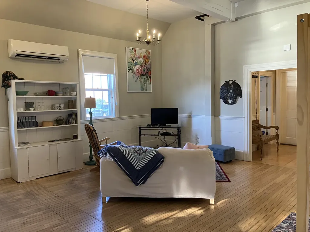 11 Water Street Damariscotta ME 04543