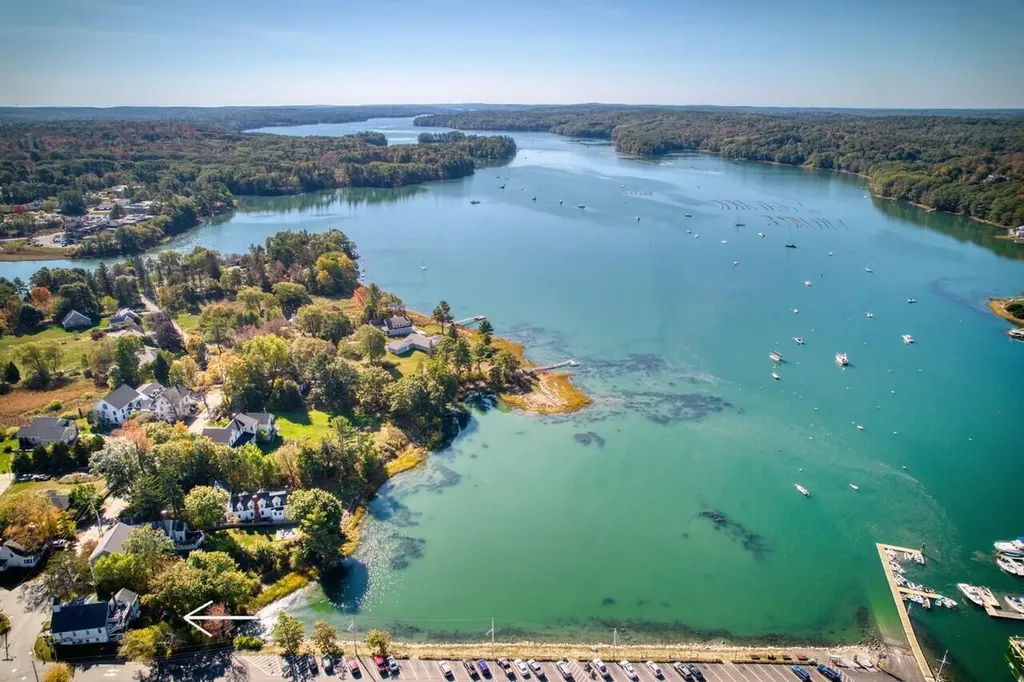 11 Water Street Damariscotta ME 04543