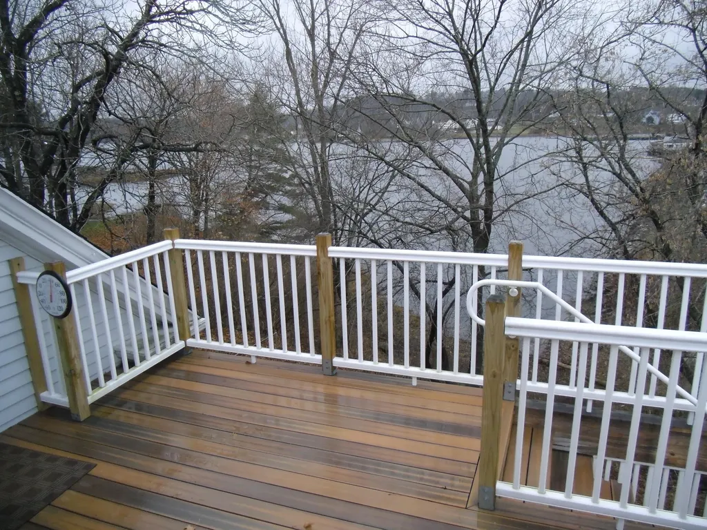 11 Water Street Damariscotta ME 04543