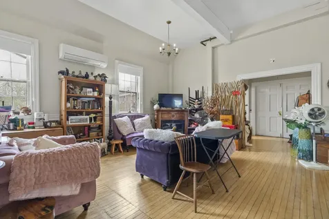 11 Water Street Damariscotta ME 04543