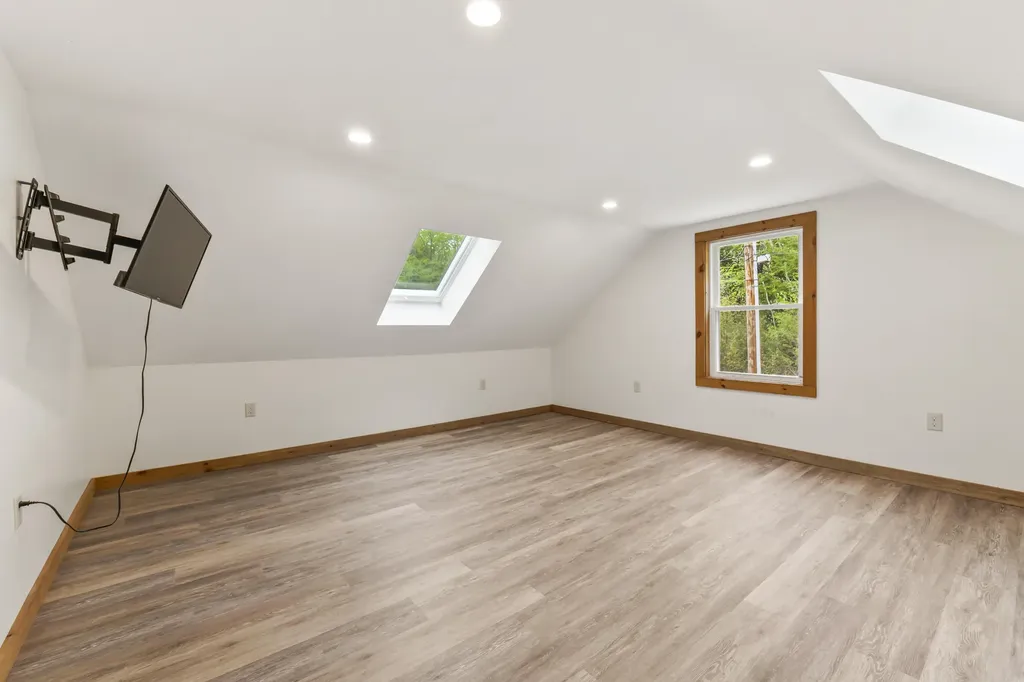 111 Beaver Way Norway ME 04268