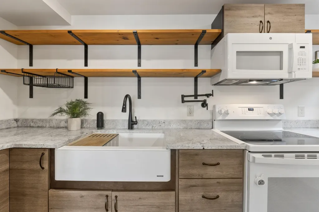 111 Beaver Way Norway ME 04268