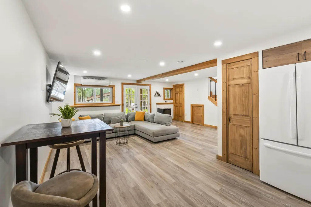 111 Beaver Way Norway ME 04268