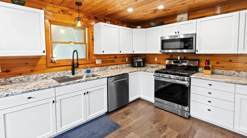 118 County Woods Road Newport ME 04953