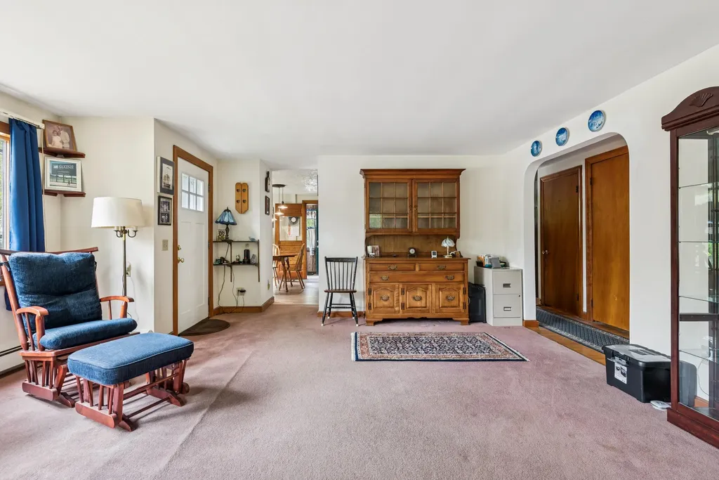 125 Ledgewood Drive Falmouth ME 04105
