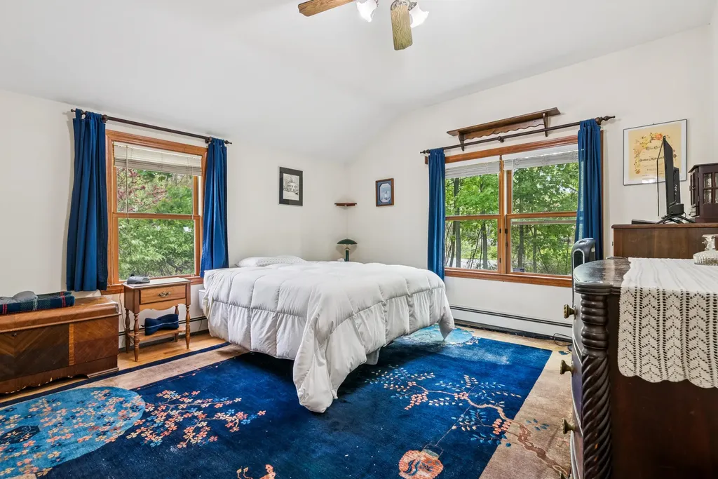 125 Ledgewood Drive Falmouth ME 04105