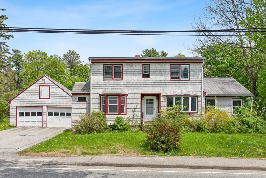 125 Ledgewood Drive Falmouth ME 04105