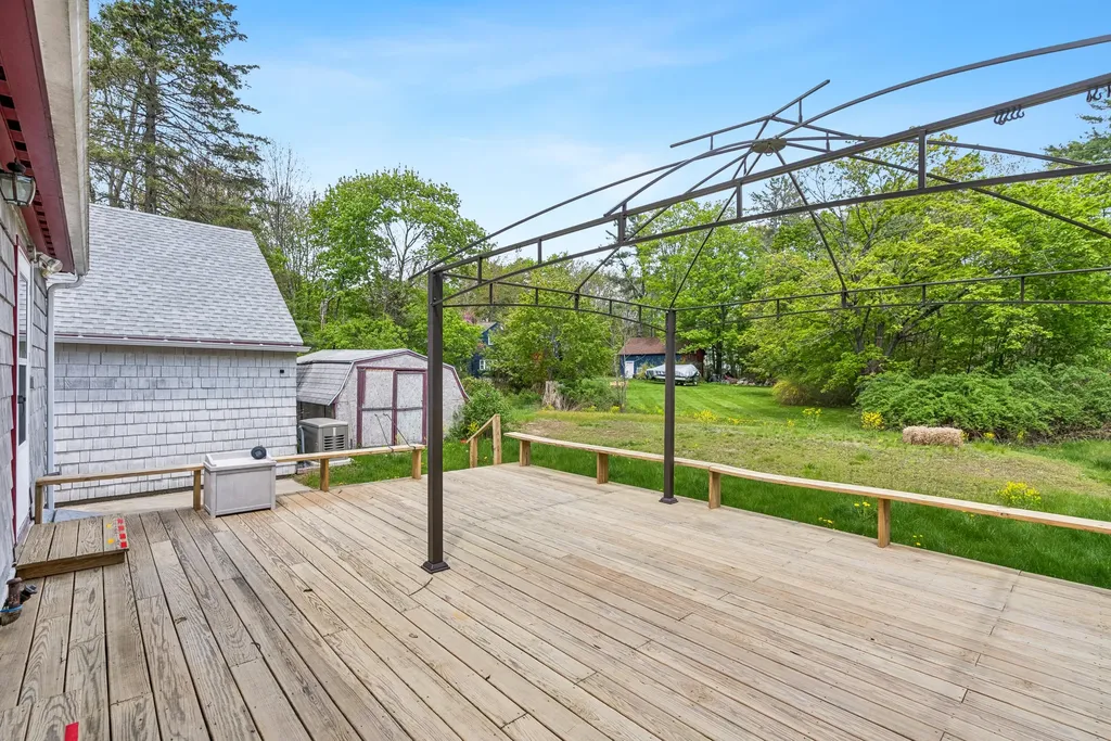 125 Ledgewood Drive Falmouth ME 04105