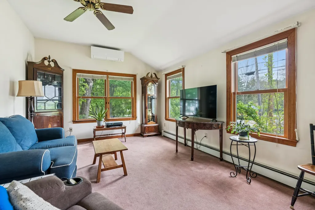 125 Ledgewood Drive Falmouth ME 04105