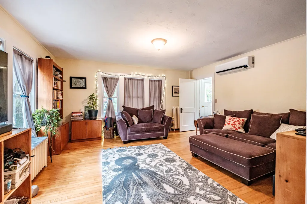 29 Pleasant Street Norway ME 04268