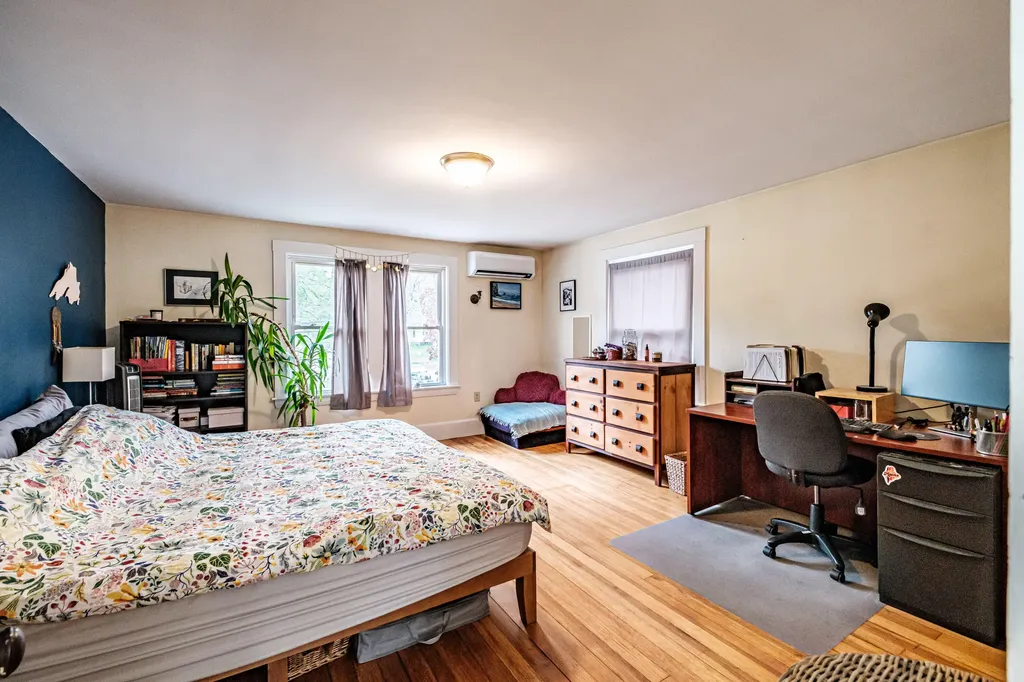 29 Pleasant Street Norway ME 04268
