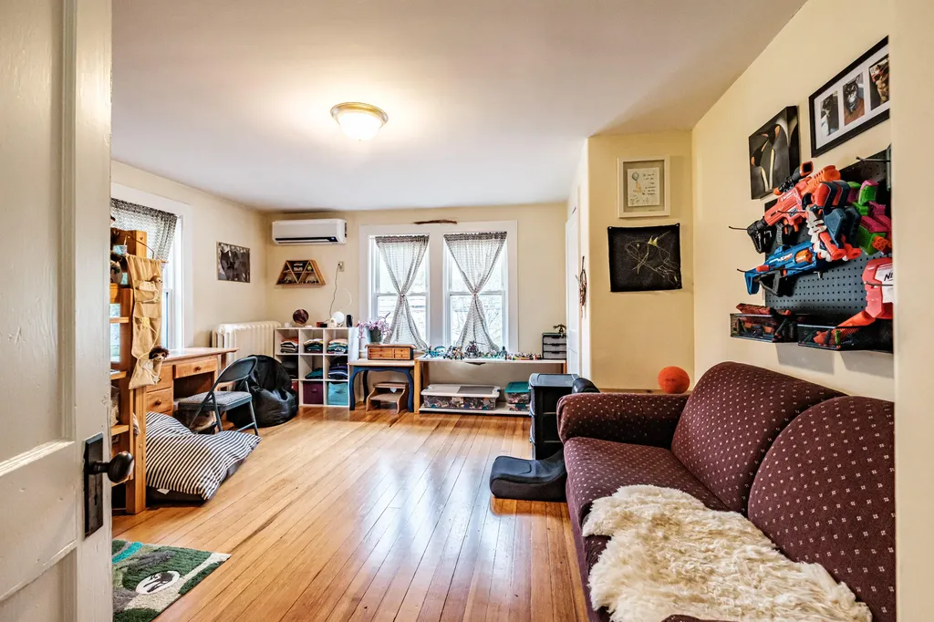 29 Pleasant Street Norway ME 04268