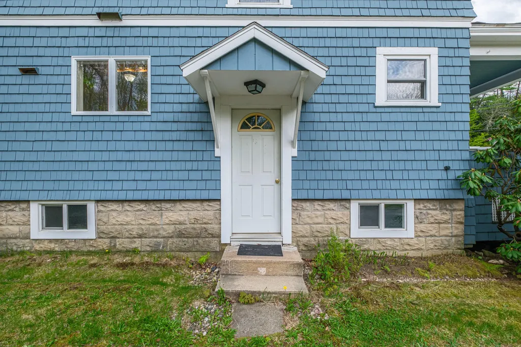 29 Pleasant Street Norway ME 04268