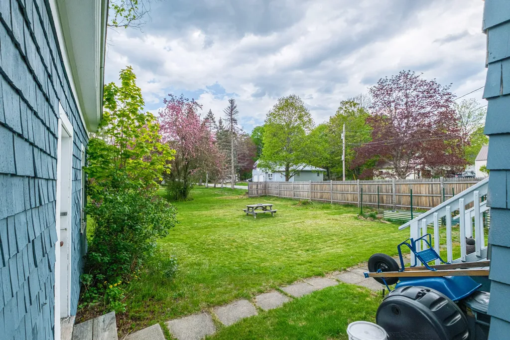 29 Pleasant Street Norway ME 04268