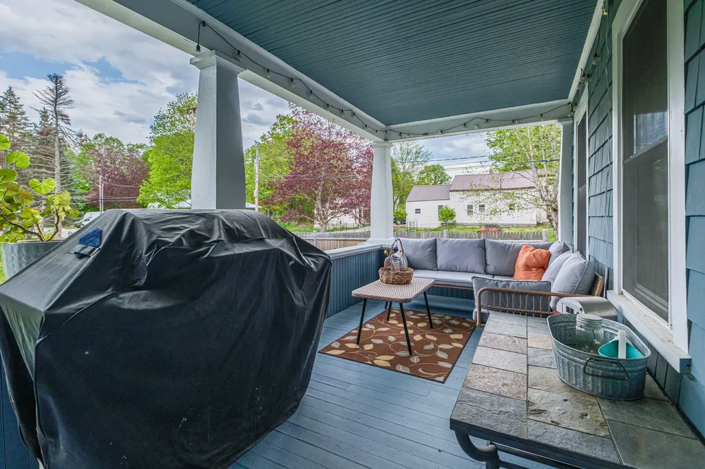 29 Pleasant Street Norway ME 04268