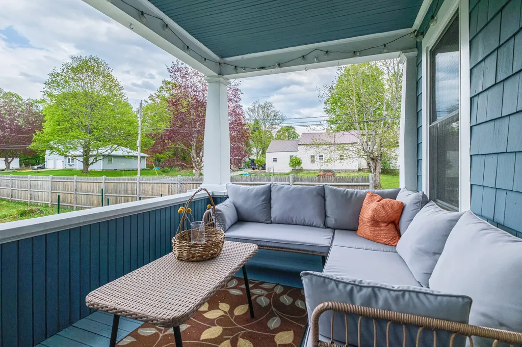 29 Pleasant Street Norway ME 04268