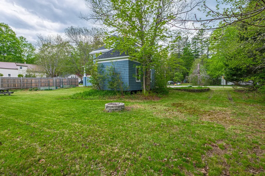 29 Pleasant Street Norway ME 04268