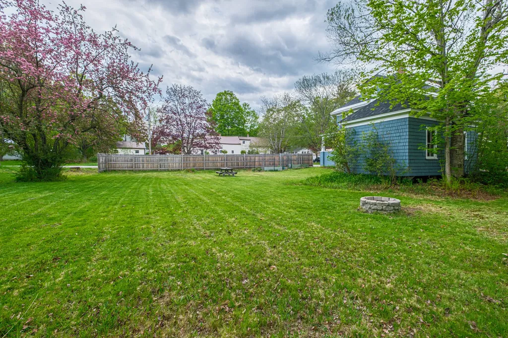 29 Pleasant Street Norway ME 04268