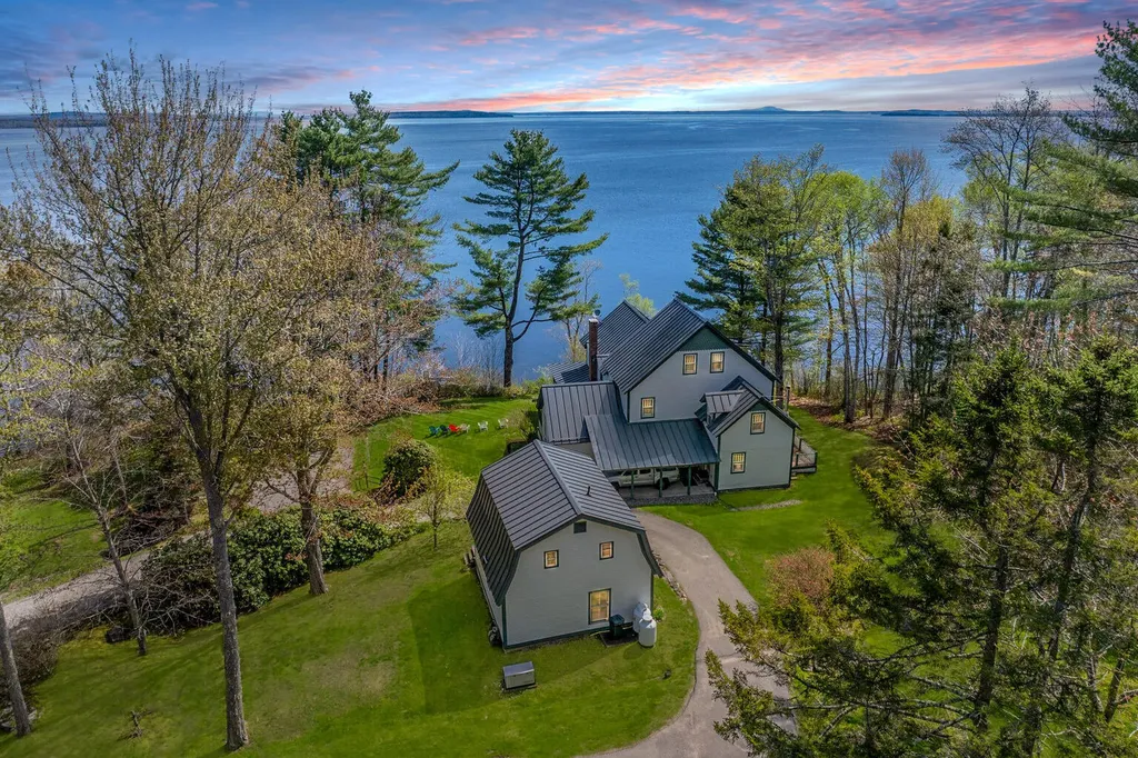 22 Windward Lane Northport ME 04849