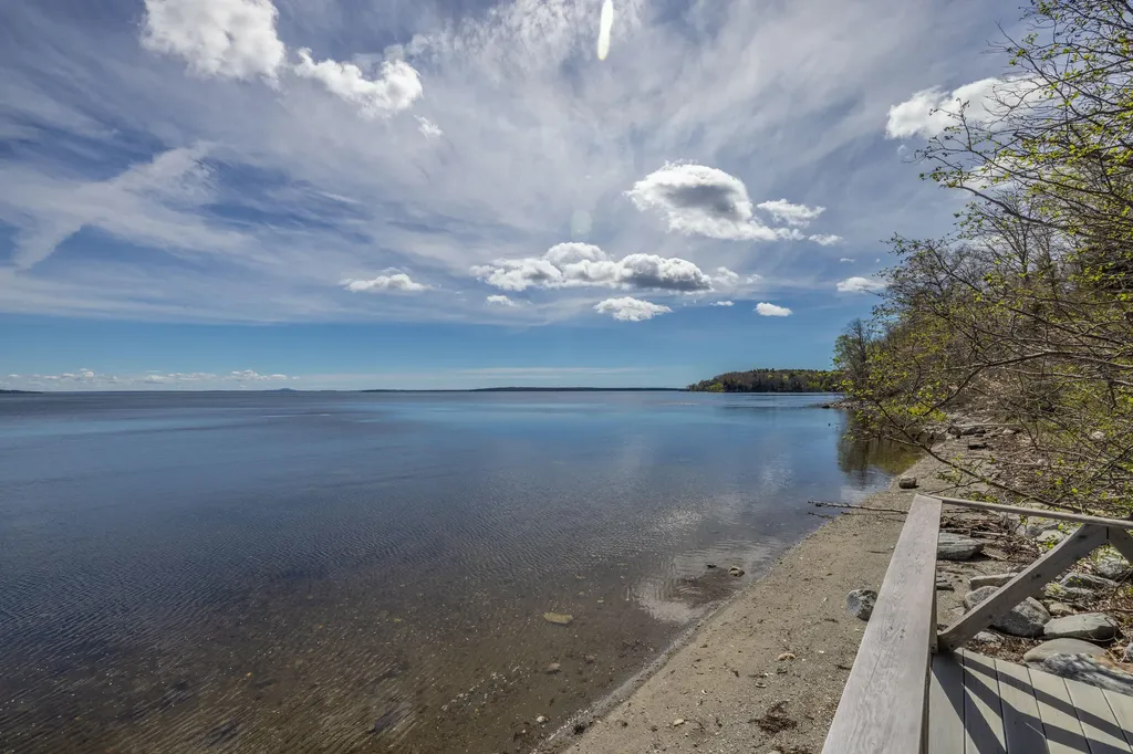 22 Windward Lane Northport ME 04849