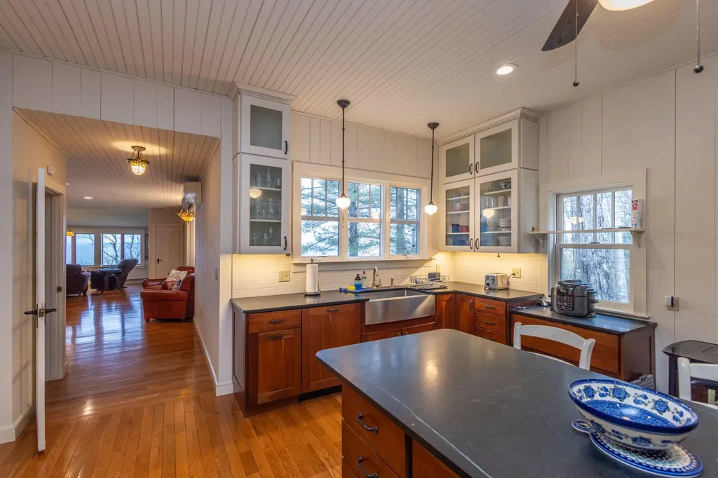 22 Windward Lane Northport ME 04849