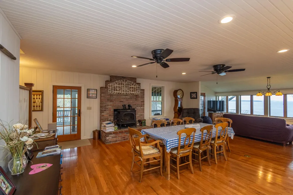 22 Windward Lane Northport ME 04849
