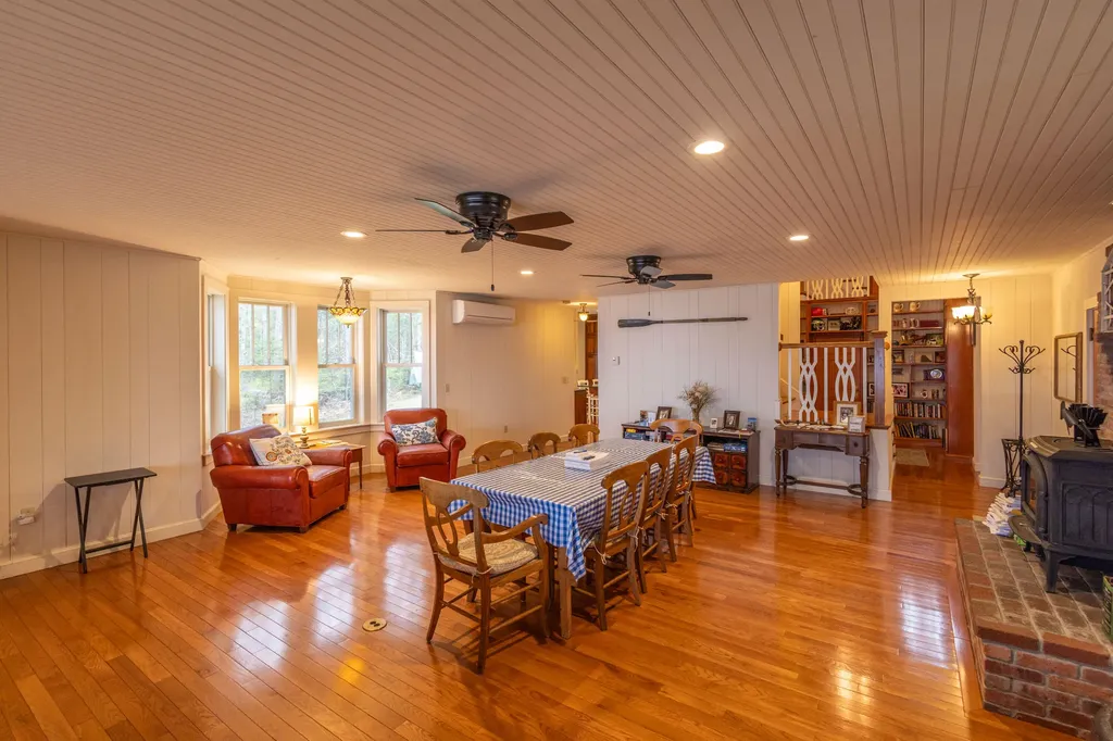 22 Windward Lane Northport ME 04849