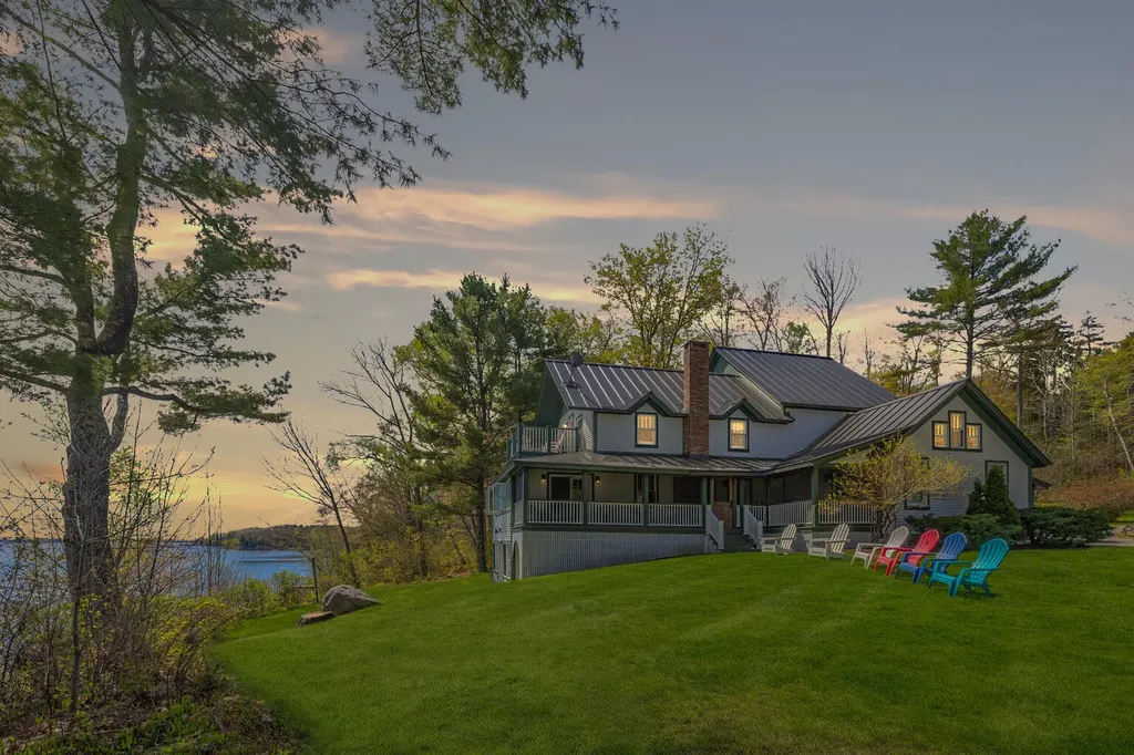 22 Windward Lane Northport ME 04849