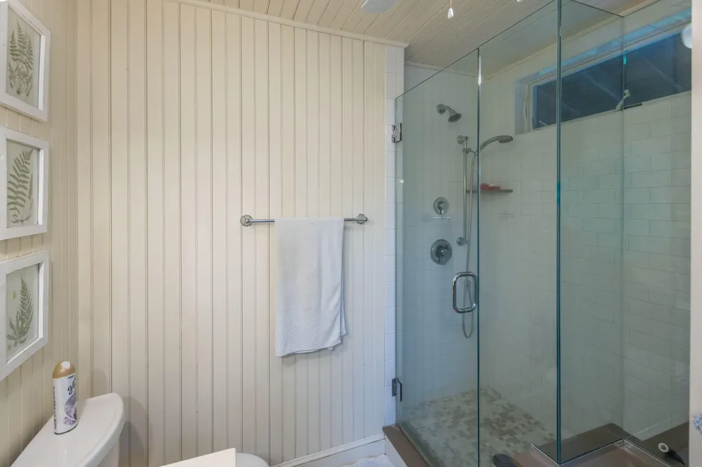 22 Windward Lane Northport ME 04849