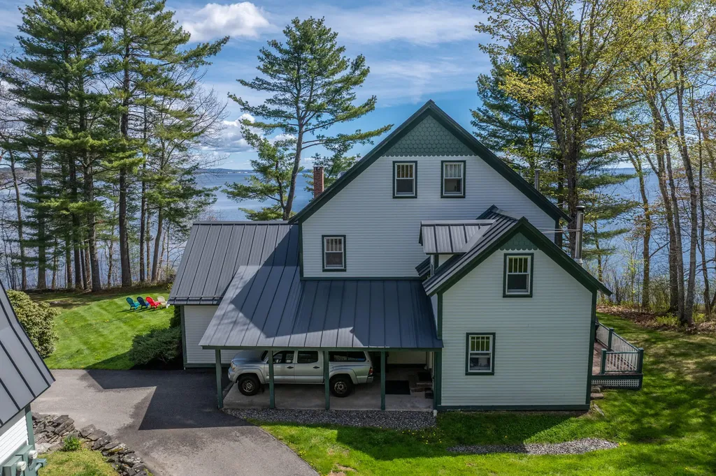 22 Windward Lane Northport ME 04849